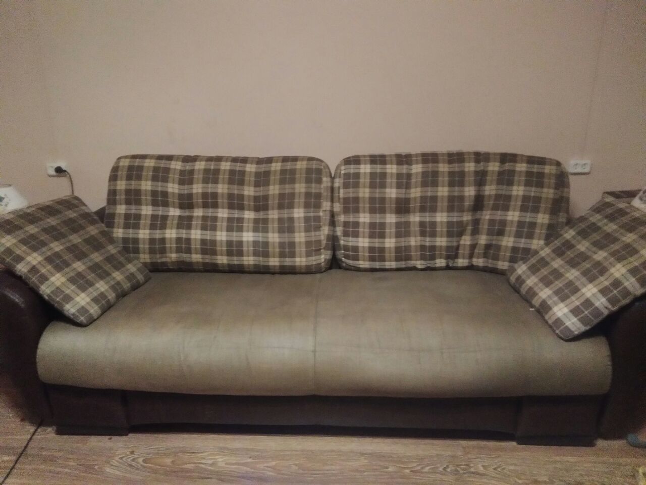 Двуспальный диван